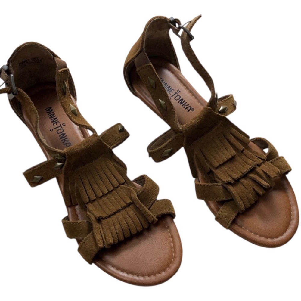 Minnetonka 7 Fringe Merriam Suede Wedge Sandals